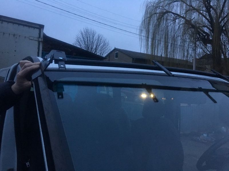 Козирьок на лобове скло (чорний глянець, 5мм) для Renault Trafic 2001-2015 рр 6818 фото
