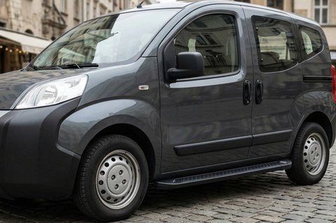Бокові пороги Allmond Black (2 шт., алюміній) для Fiat Fiorino/Qubo 2008-2024 рр 16359 фото