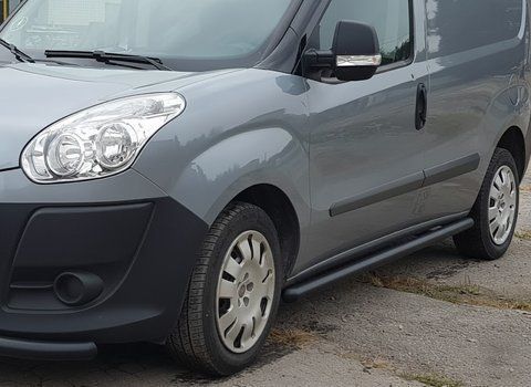 Бічні труби Black (2 шт., нерж.) 70мм, Стандартна база для Opel Combo 2012-2018 рр 185883 фото